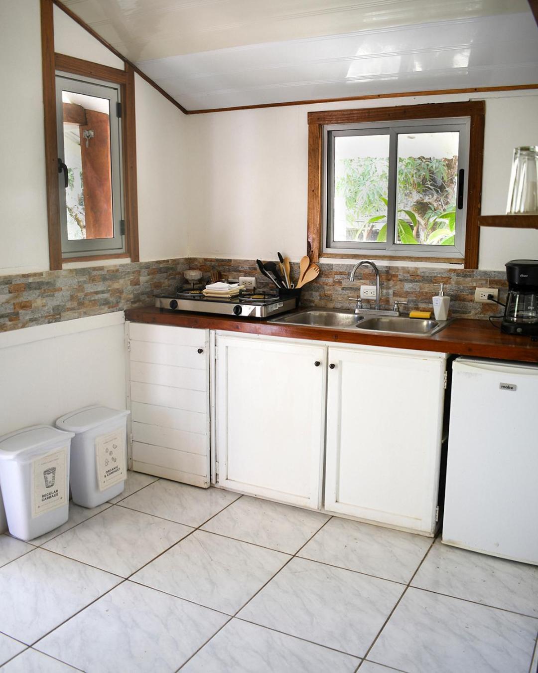 Cuatro Vientos Lodge & Apartments - Mal Pais, Costa Rica Playa Santa Teresa  Екстериор снимка