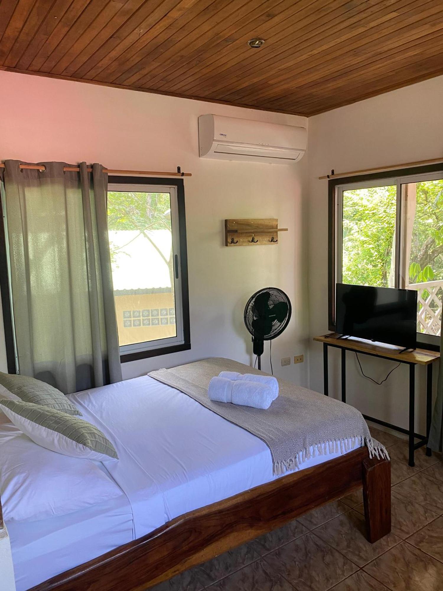 Cuatro Vientos Lodge & Apartments - Mal Pais, Costa Rica Playa Santa Teresa  Екстериор снимка