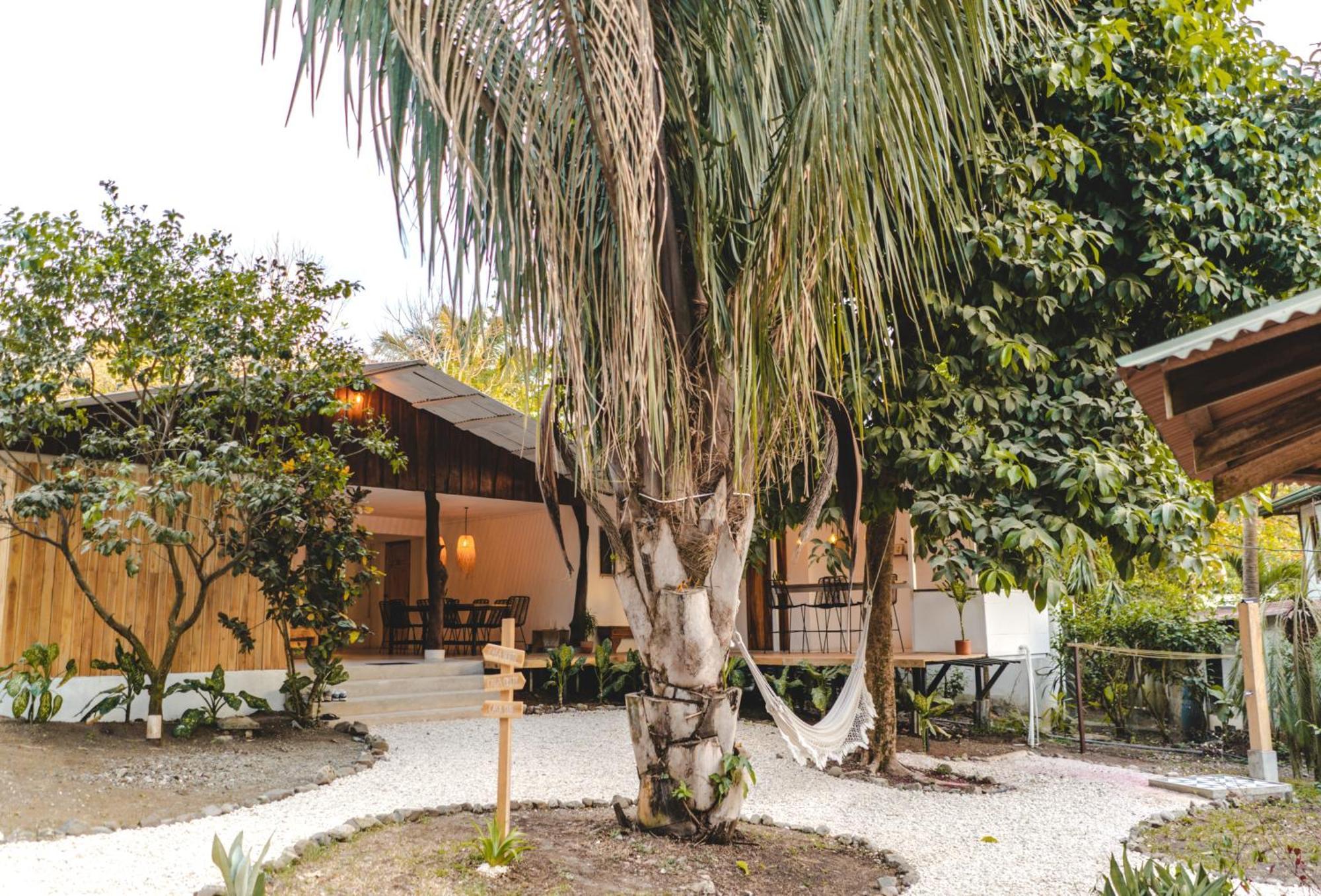 Cuatro Vientos Lodge & Apartments - Mal Pais, Costa Rica Playa Santa Teresa  Екстериор снимка