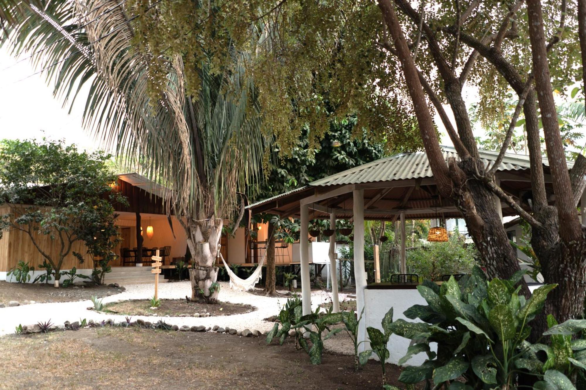 Cuatro Vientos Lodge & Apartments - Mal Pais, Costa Rica Playa Santa Teresa  Екстериор снимка