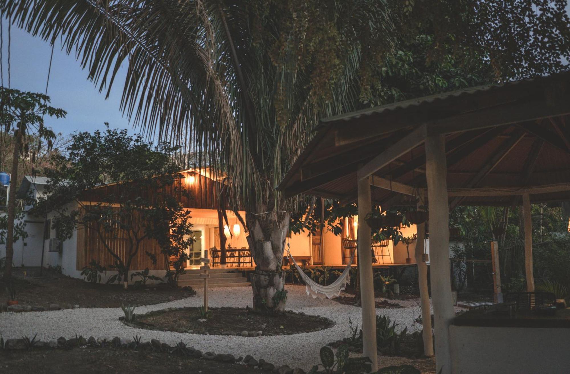Cuatro Vientos Lodge & Apartments - Mal Pais, Costa Rica Playa Santa Teresa  Екстериор снимка