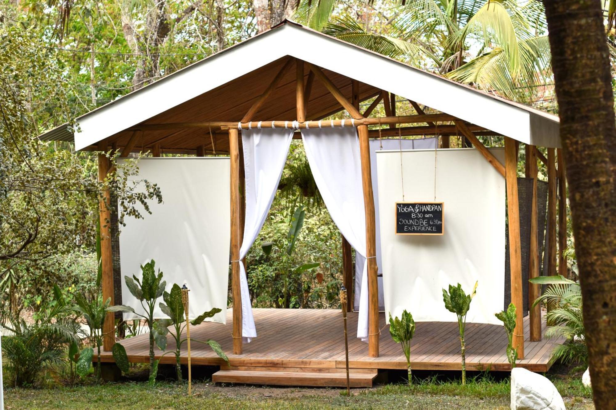 Cuatro Vientos Lodge & Apartments - Mal Pais, Costa Rica Playa Santa Teresa  Екстериор снимка